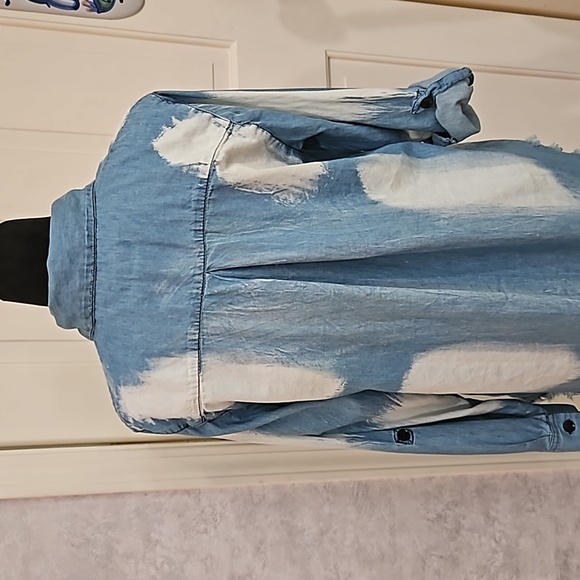 "THRILL JEANS" SZ. L, Distressed and Faded acid washed dress. Perfect condition. - Picture 4 of 16